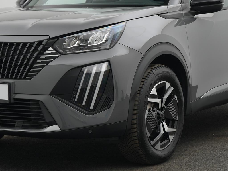 Peugeot 2008 ALLURE HYBRID 145 e-DSC6 — photo 10