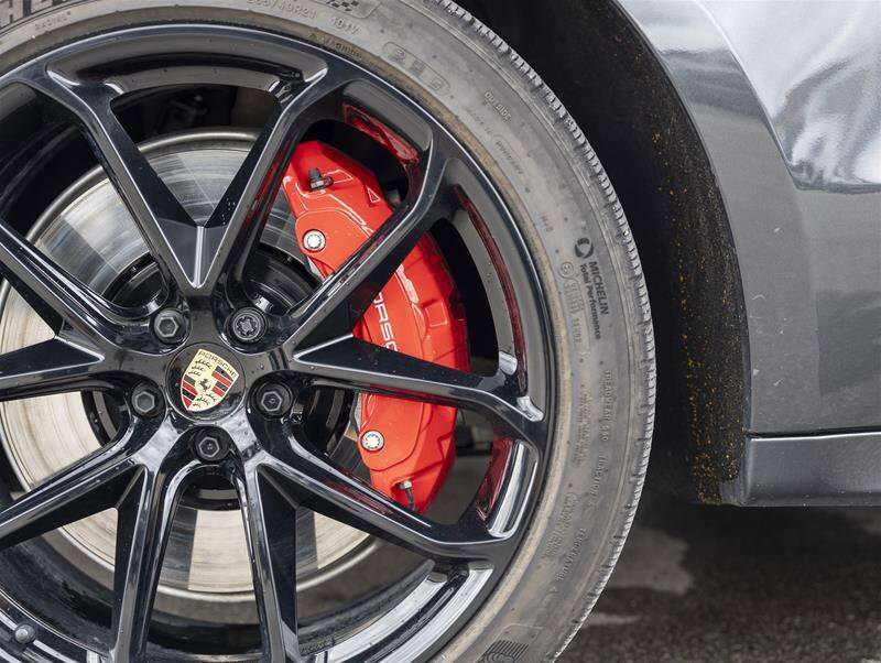 2024 Porsche Macan GTS Gray thumb 7