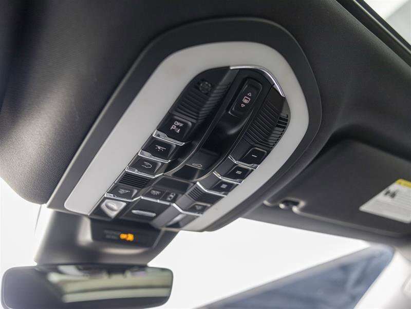 2024 Porsche Macan GTS Gray thumb 34