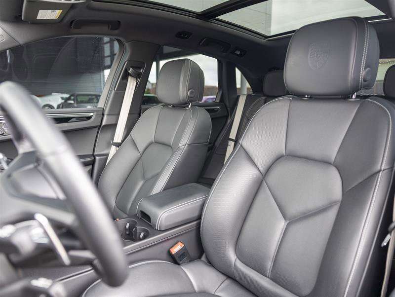 2024 Porsche Macan GTS Gray thumb 19