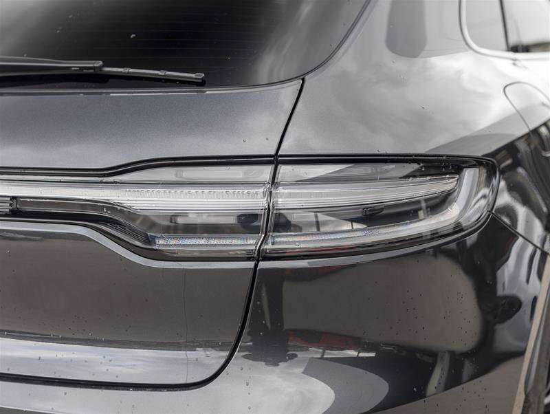 2024 Porsche Macan GTS Gray thumb 11