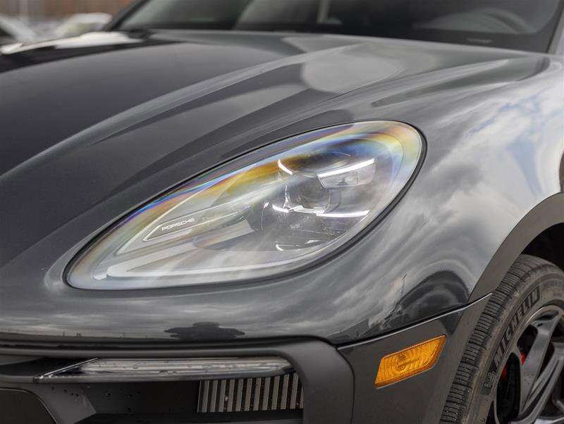2024 Porsche Macan GTS Gray thumb 9