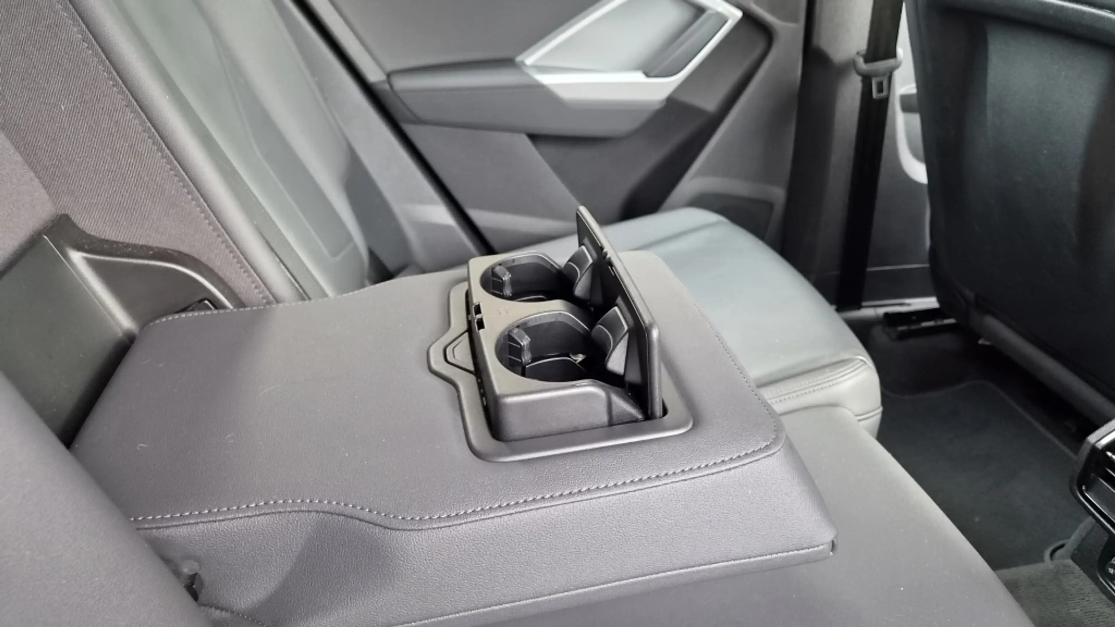 Audi Q3 Sportback 45 TFSI e S Edition, S, ACC, Camera, Dea — photo 32