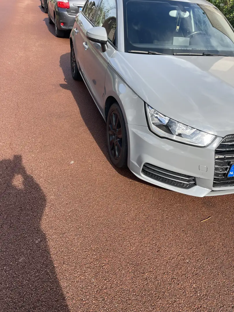 Audi A1 1.0 TFSI Sport Pro L Blauw - 2