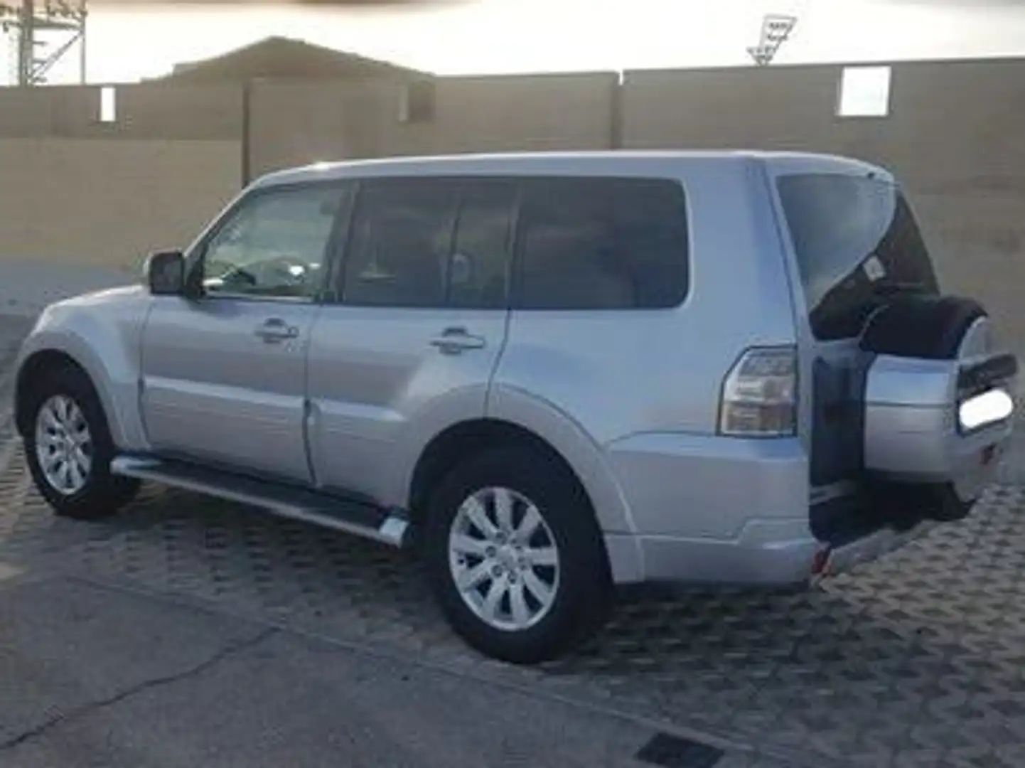 Mitsubishi Montero Montero 3.2DI-D Motion 5A/T Motion Ezüst - 1