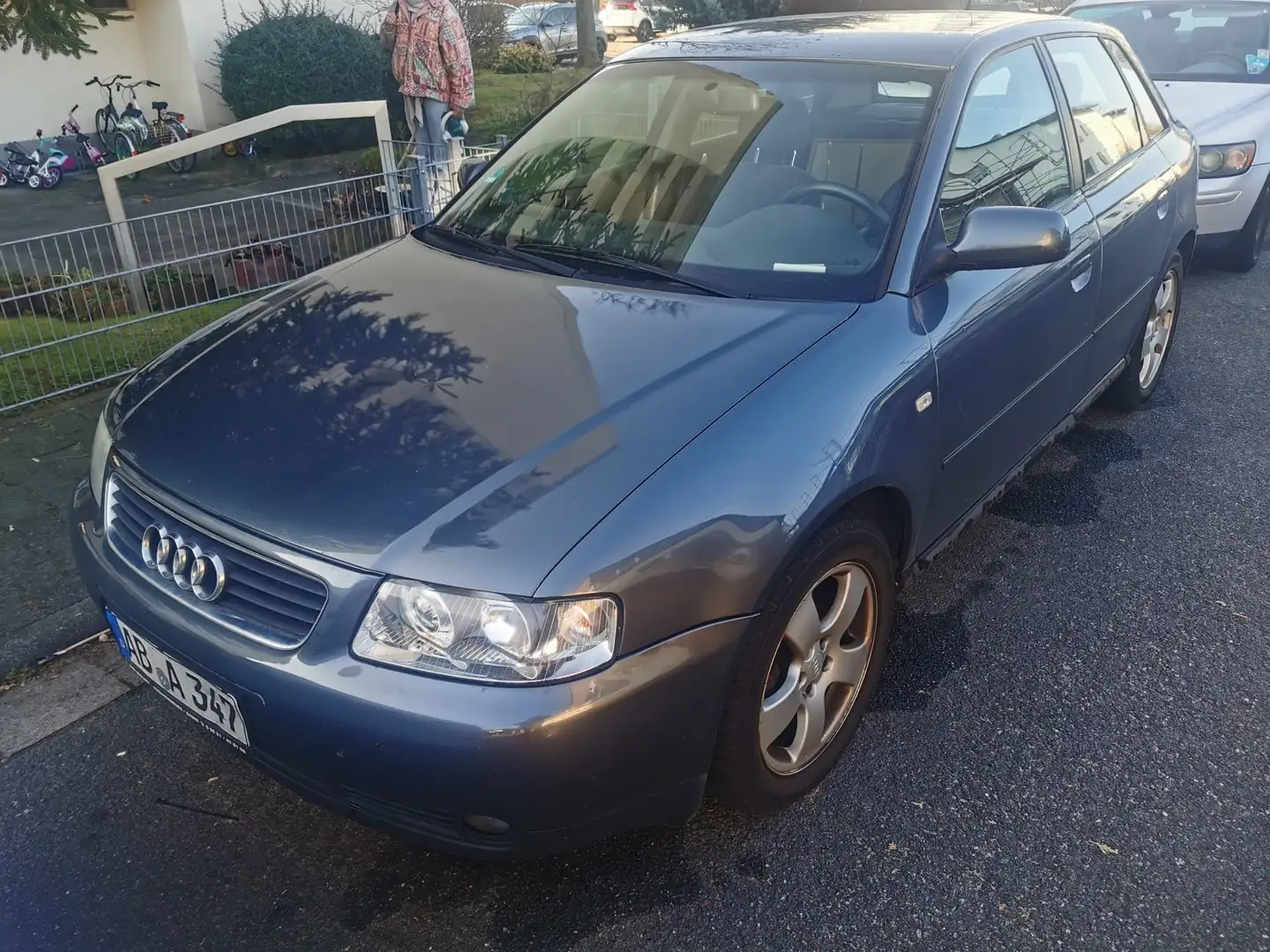 Audi A3 1.6 Ambiente Grau - 1