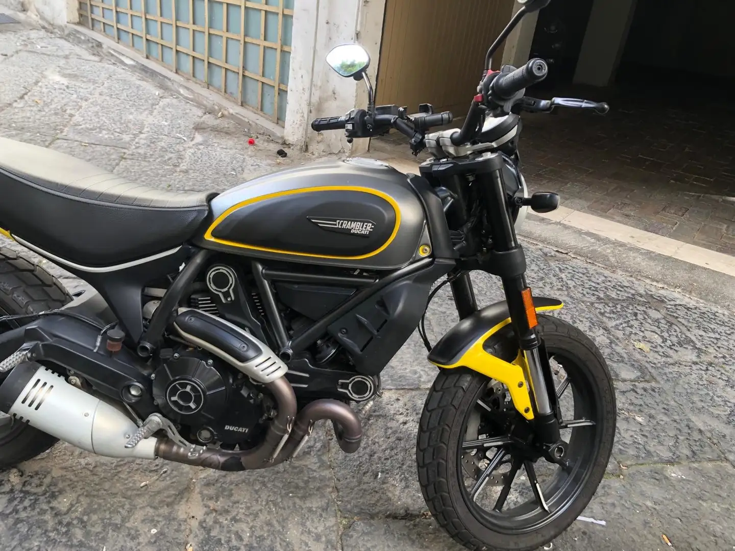Ducati Scrambler Icon 804cc Yellow - 2