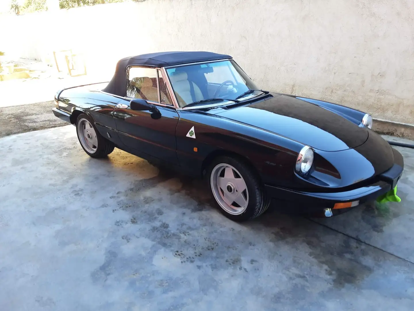 Alfa Romeo Spider 2.0 Schwarz - 1