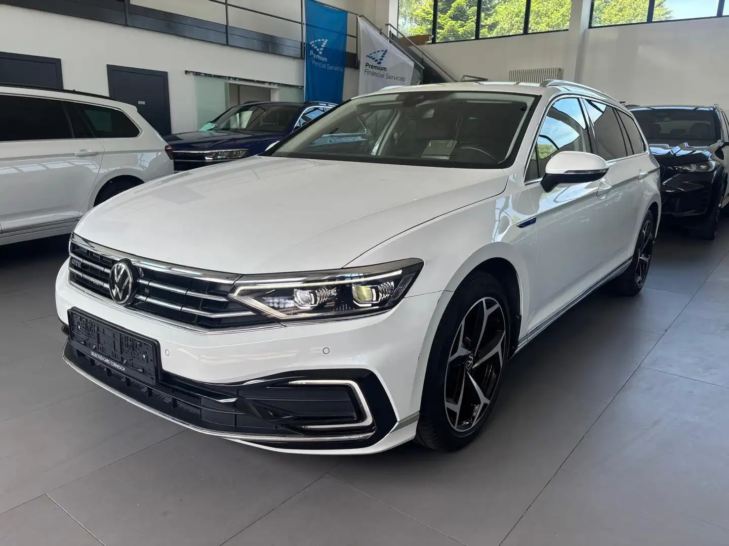 Volkswagen Passat Variant 1.4 DSG GTE AID/AHK/HUD/MATRIX/18 Weiß - 1