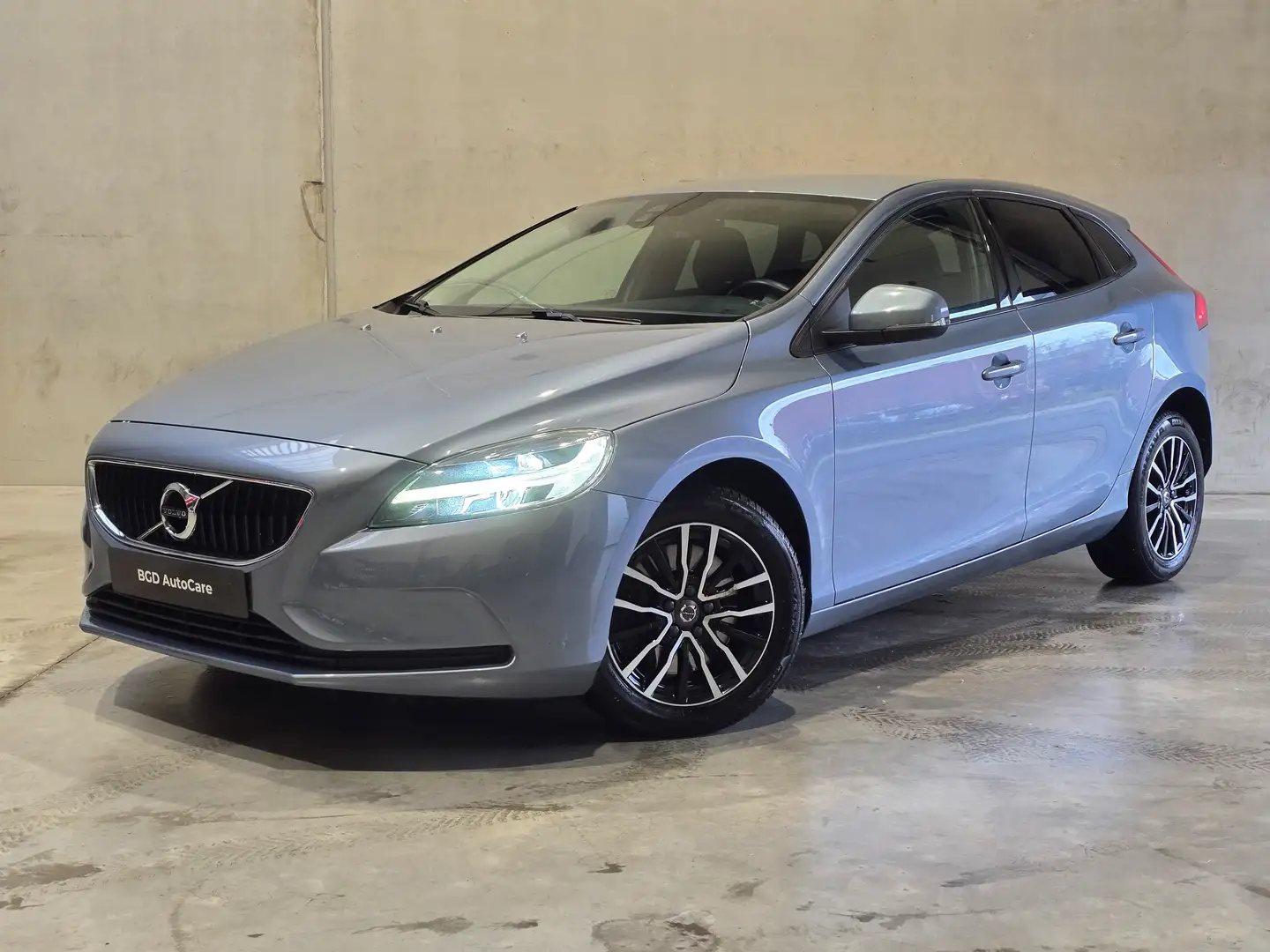 Volvo V40 V40 D2 Geartronic Momentum Bleu - 1