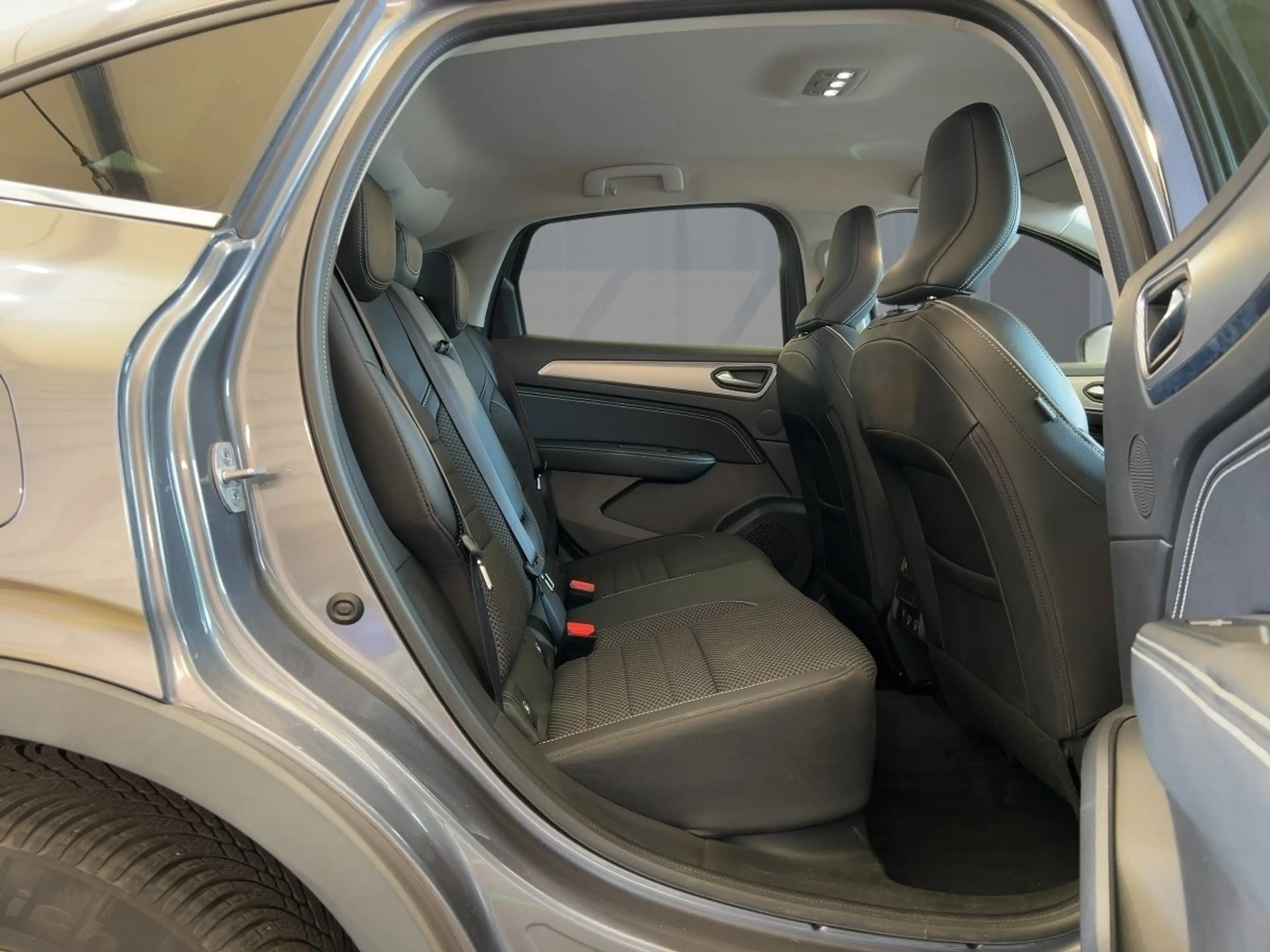 Renault Arkana INTENS TCe 140 EDC 8 FACH BEREIFT — photo 9
