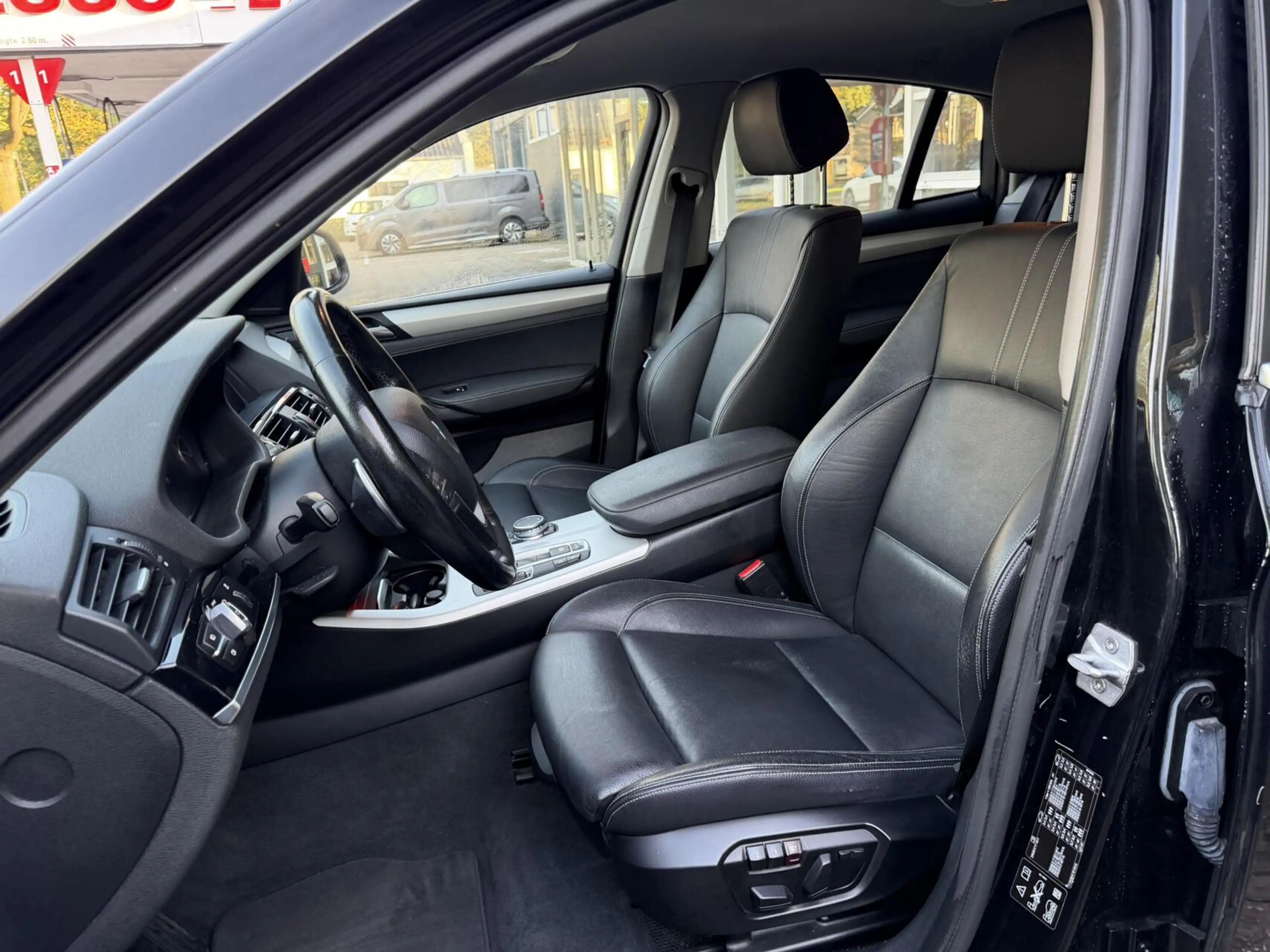 BMW X4 xDrive20d High Executive Led, Leer, Head-Up, Navi, — photo 2