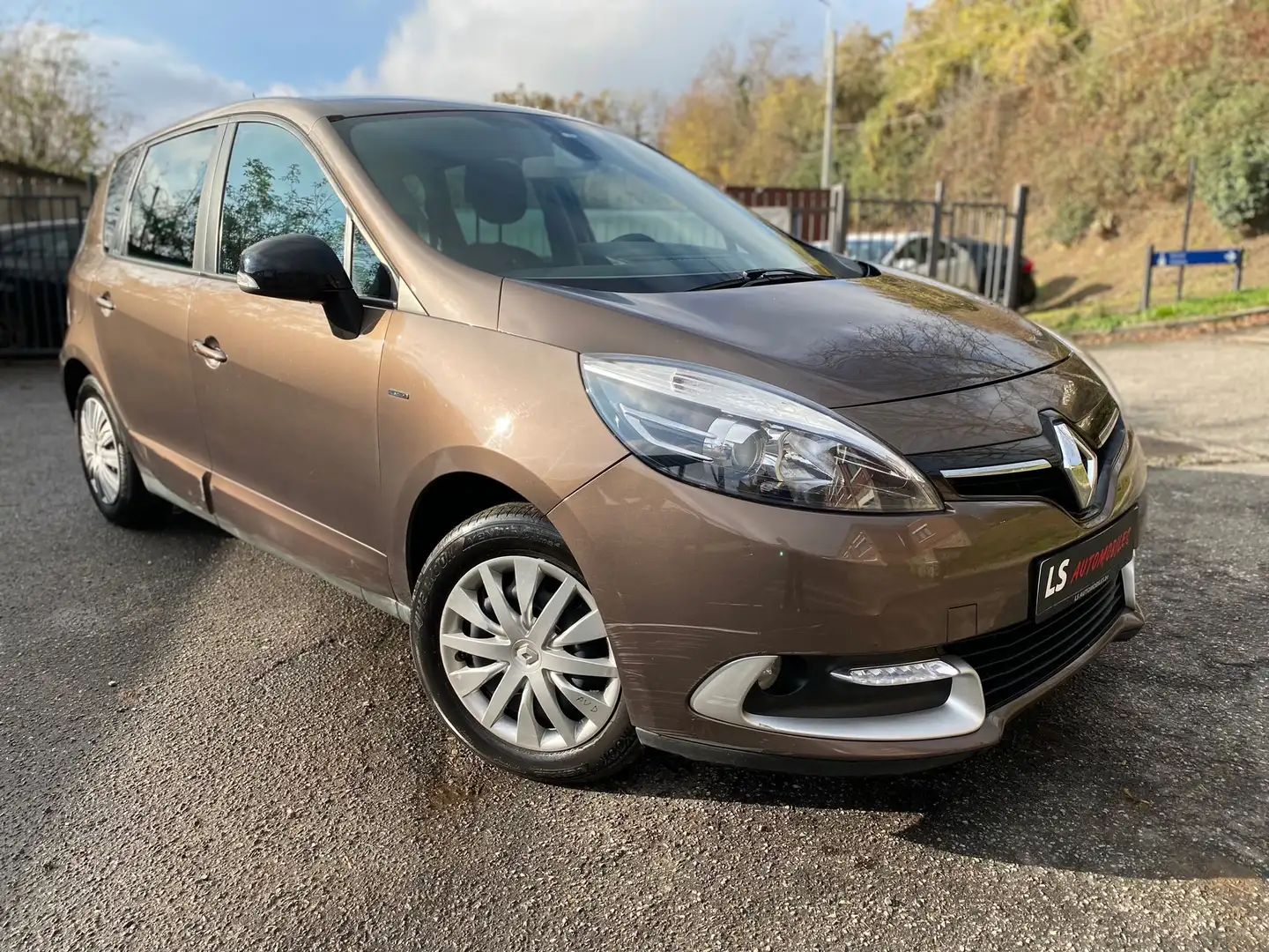Renault Scenic Scenic 1.5 dCi Energy Limited*Navi*Eu6b Braun - 1