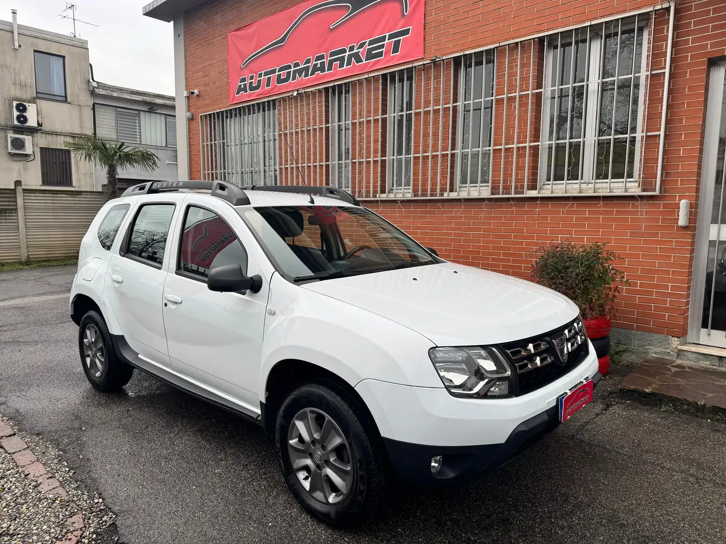 Dacia Duster 1.5 dci Laureate 4x2 110cv Bianco - 1