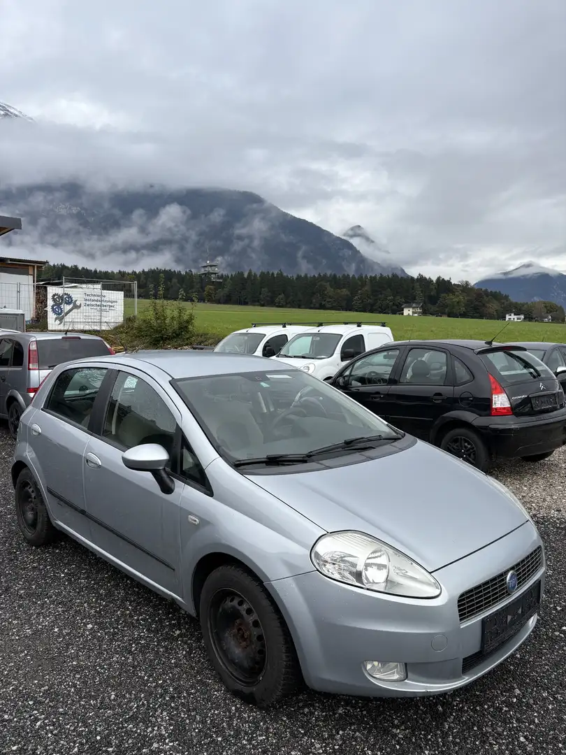 Fiat Punto 1,2 Active Grau - 2