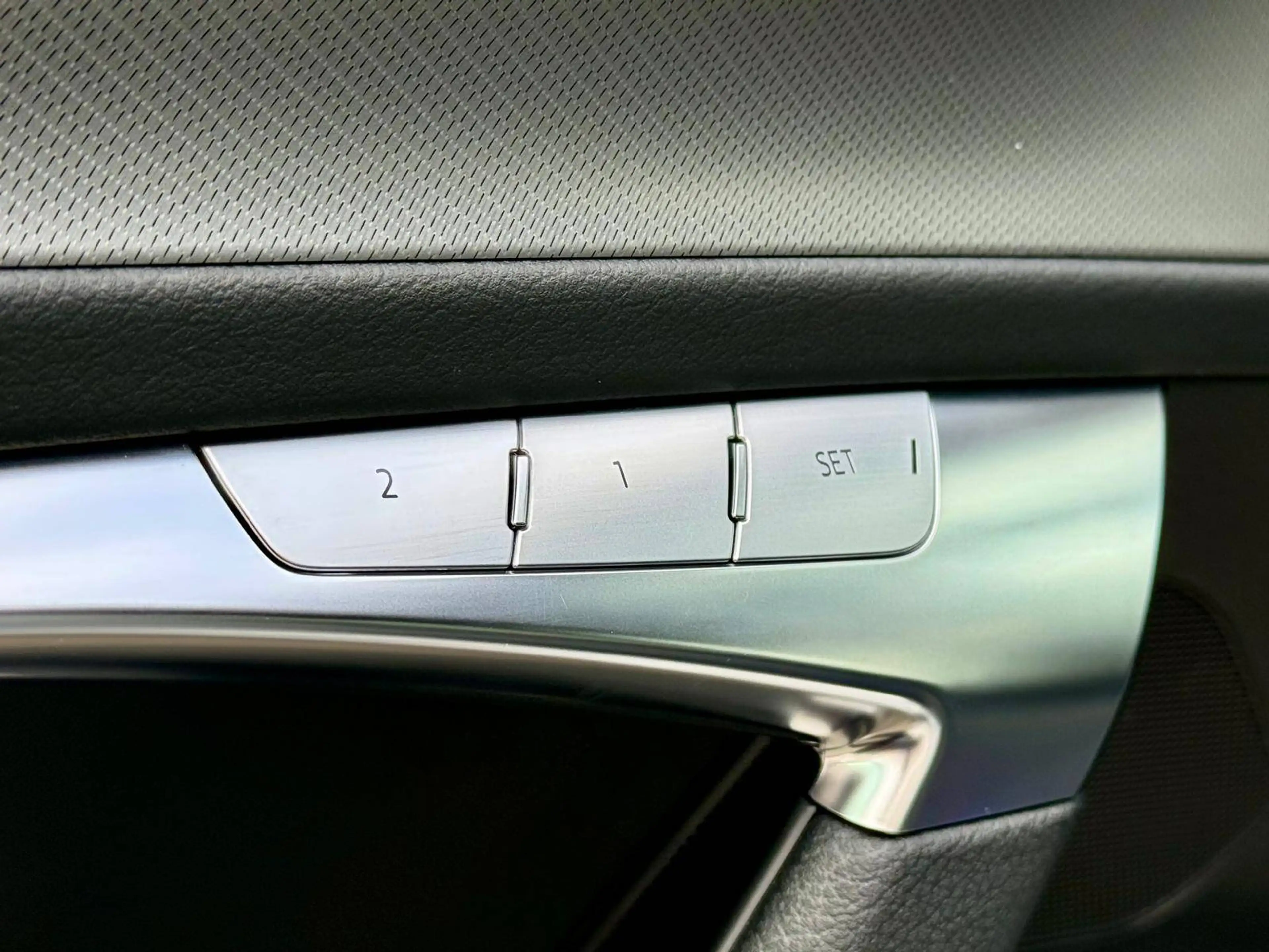 Audi A6 AVANT 2.0 TDI AUTO ALCANTARA PHARES LED GPS CARPLAY CAMERA — photo 27