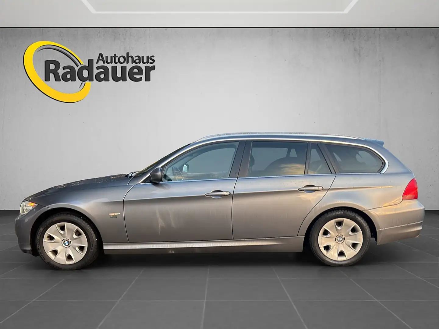 BMW 316 d Touring Österreich-Paket Grau - 2