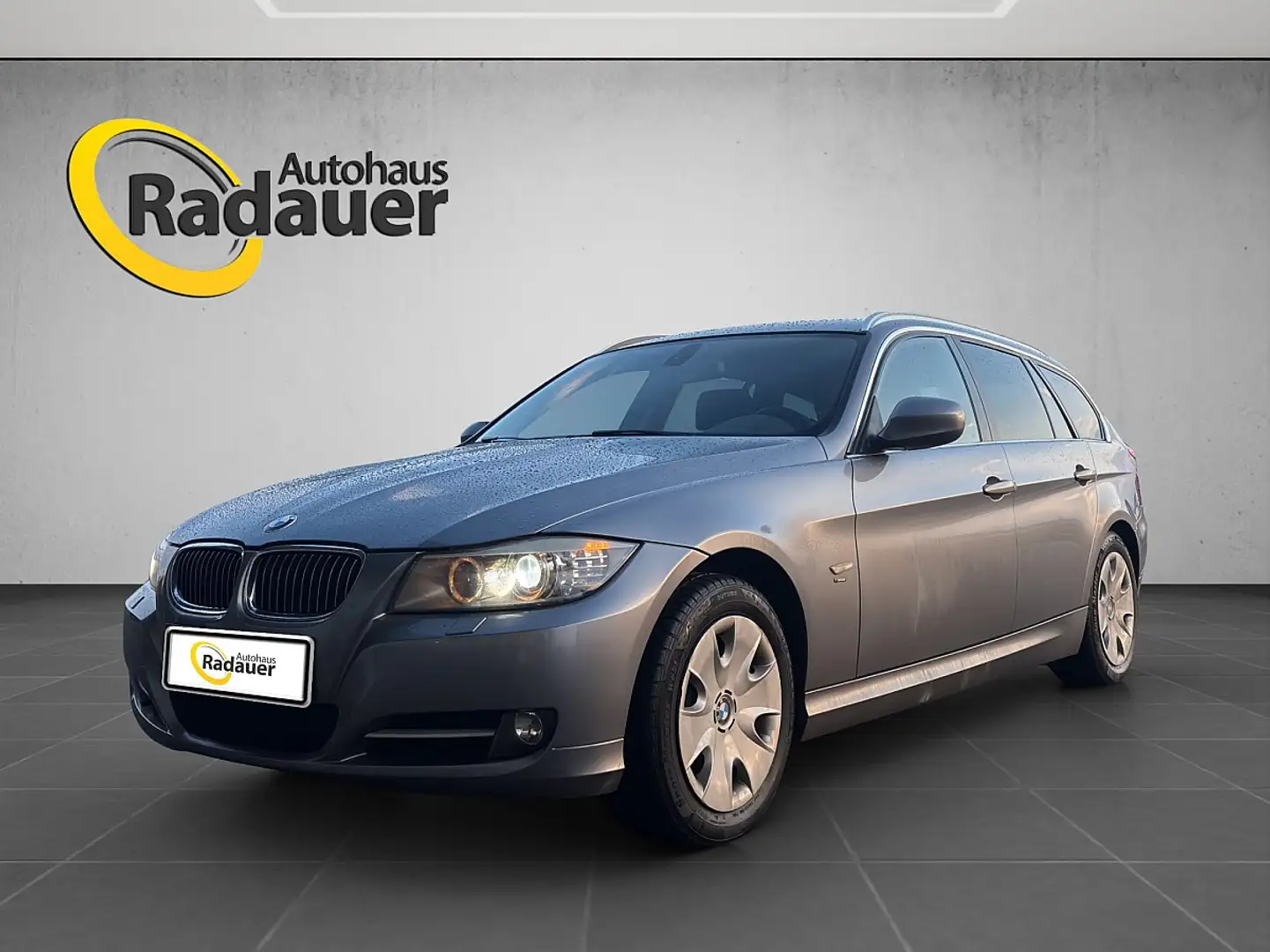 BMW 316 d Touring Österreich-Paket Grau - 1