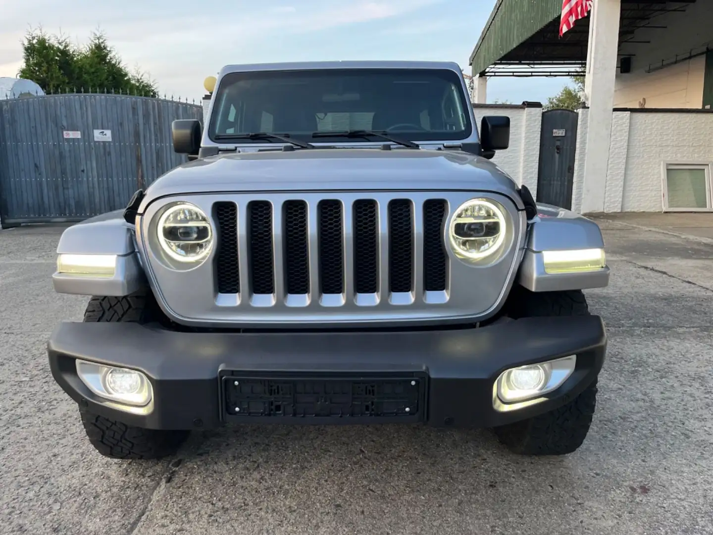 Jeep Wrangler 3,6  V6 Unlimited Sahara Automatik Silber - 2