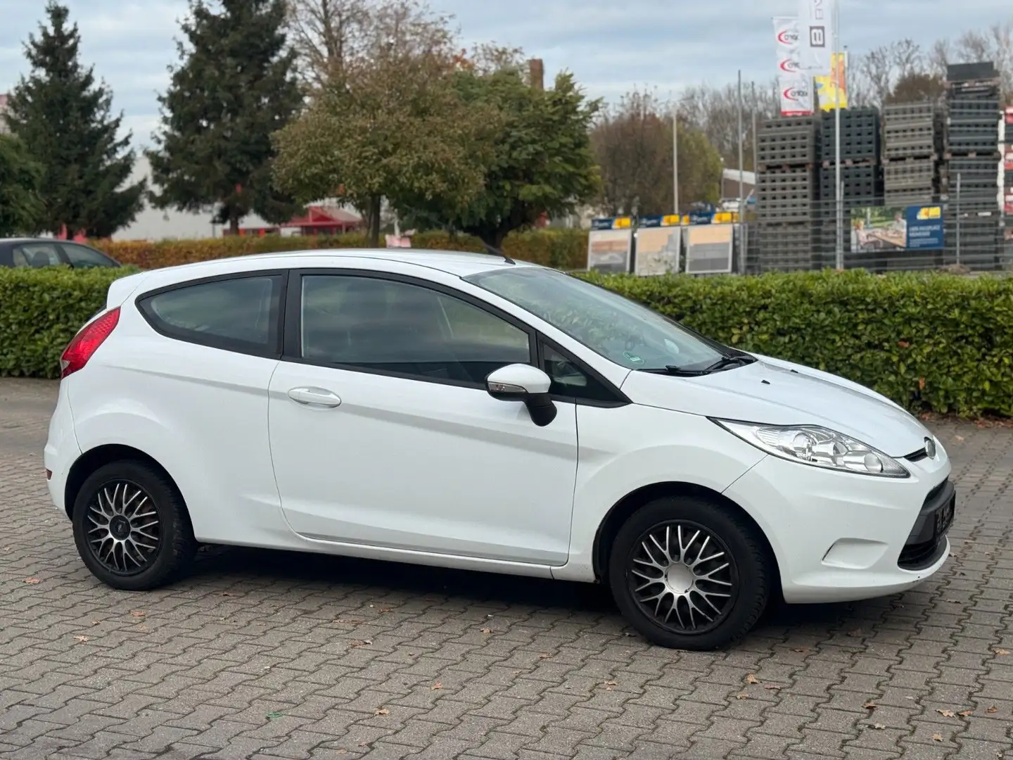 Ford Fiesta Trend *Hu Neu *Klimaanlage*PDC *Sitzheiz. Blanc - 1