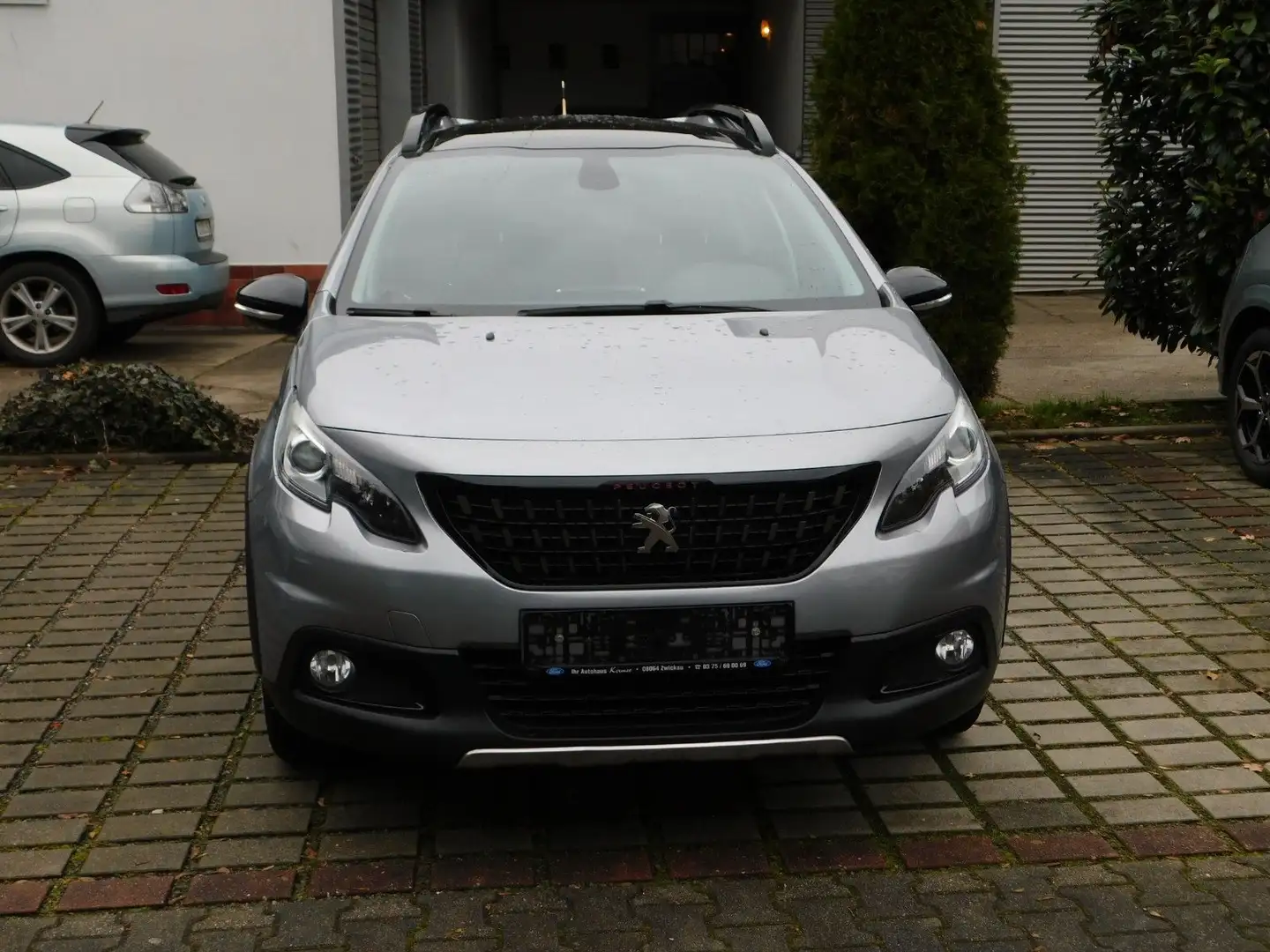 Peugeot 2008 Allure Grau - 2