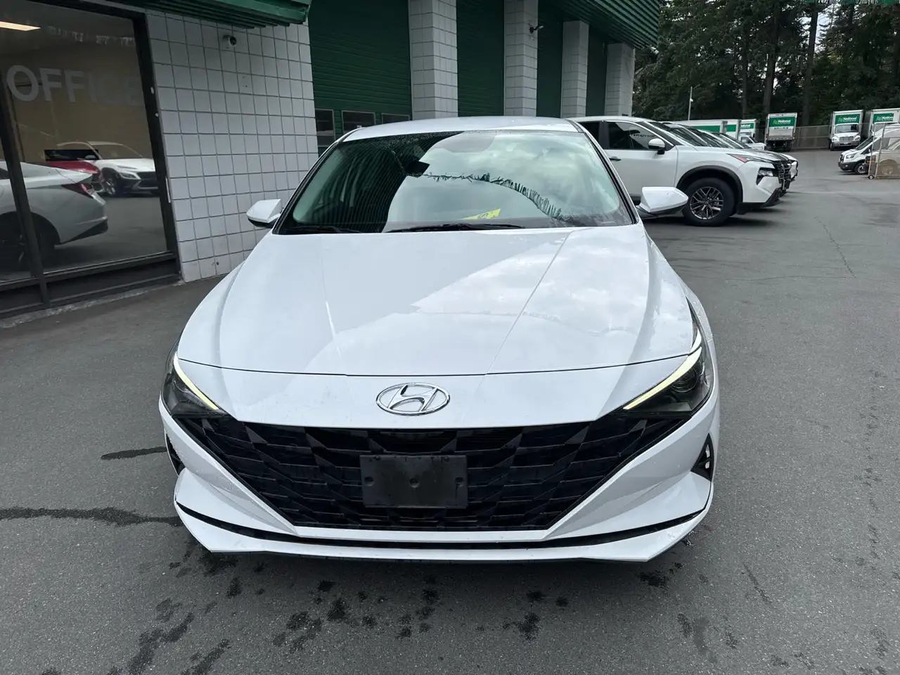 Hyundai ELANTRA снимка Hyundai ELANTRA