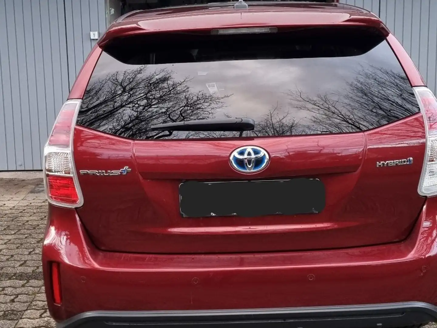 Toyota Prius Prius+ (Hybrid) Executive Red - 2