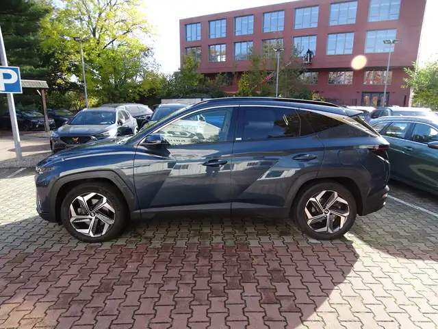 Hyundai Tucson view 3