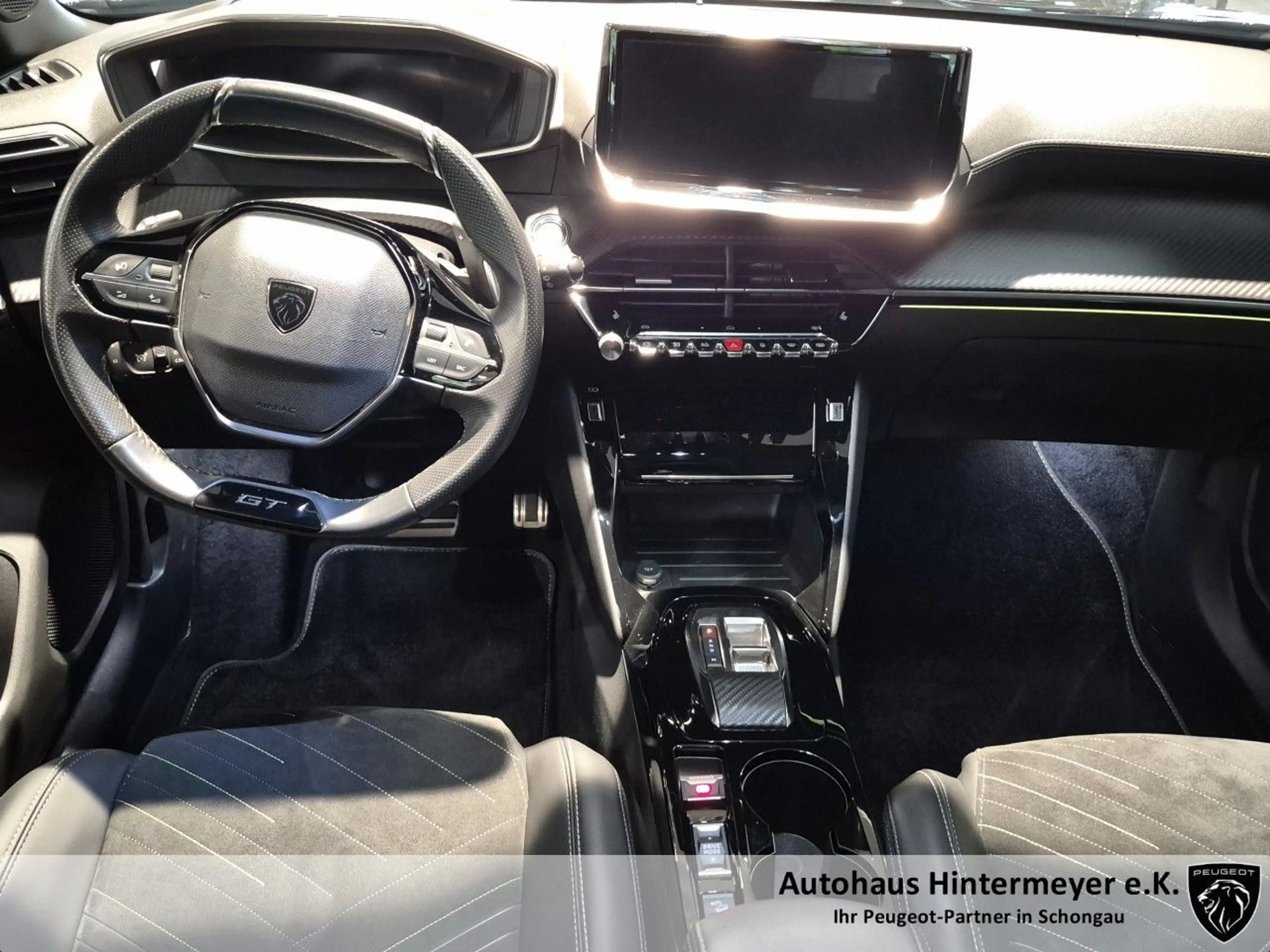 Peugeot 2008 GT — photo 8