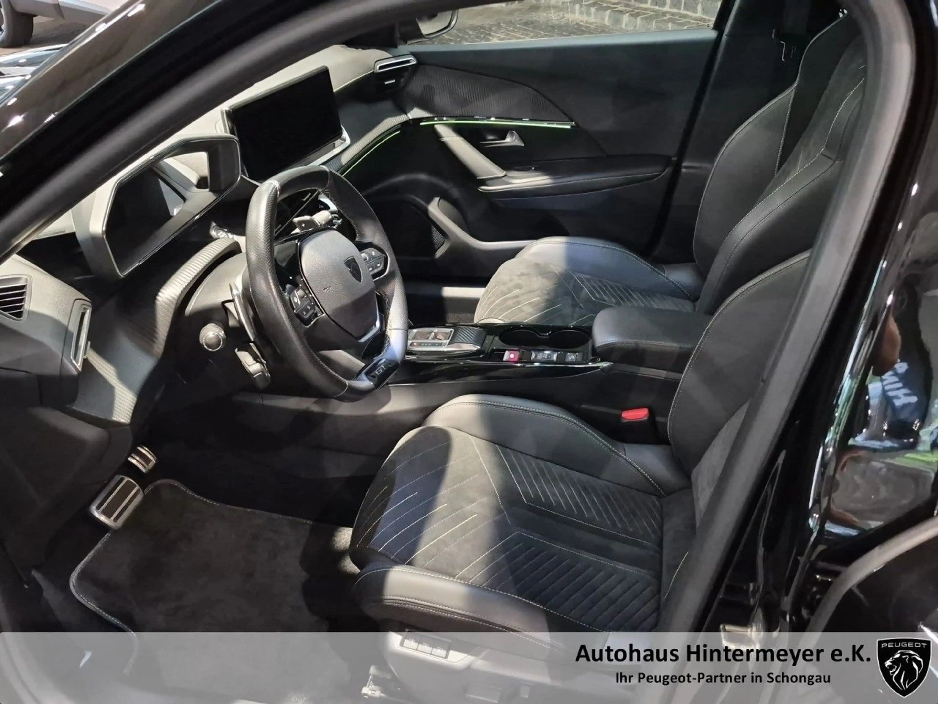 Peugeot 2008 GT — photo 9