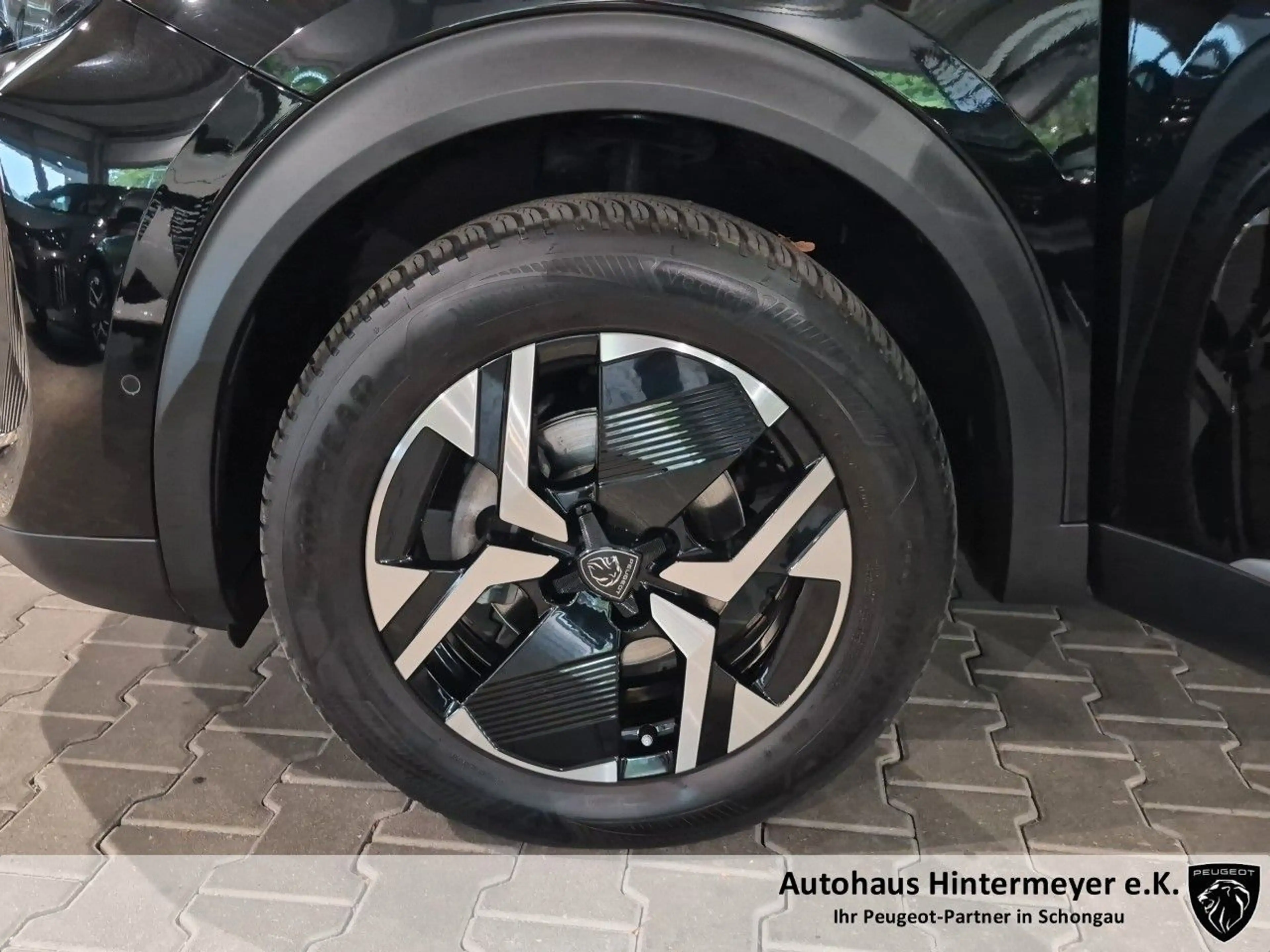 Peugeot 2008 GT — photo 11