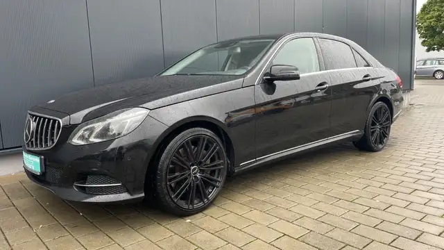 Mercedes-Benz E 350 AVANTGARDE,Pano-SHZ-PDC-TÜV NEU-Volleder