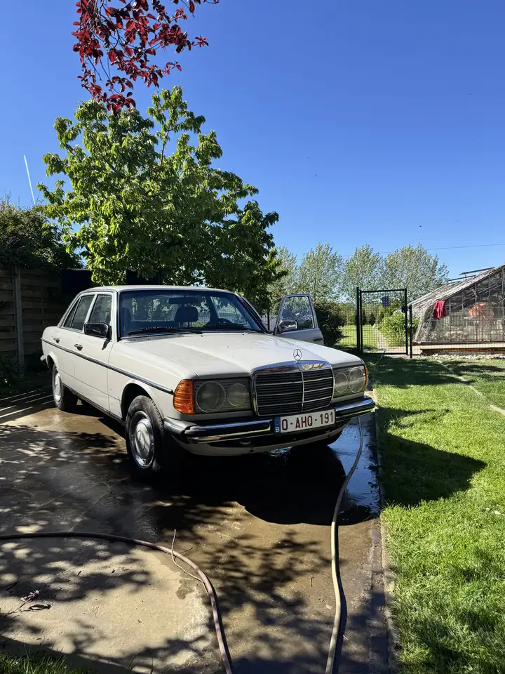 Mercedes-Benz 200 W123, foto 3