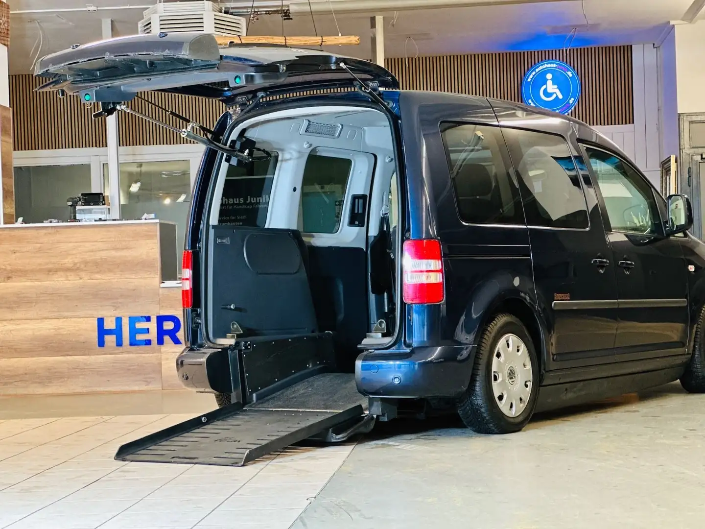 Volkswagen Caddy DSG Behindertengerecht-AktivFahrer Blau - 2