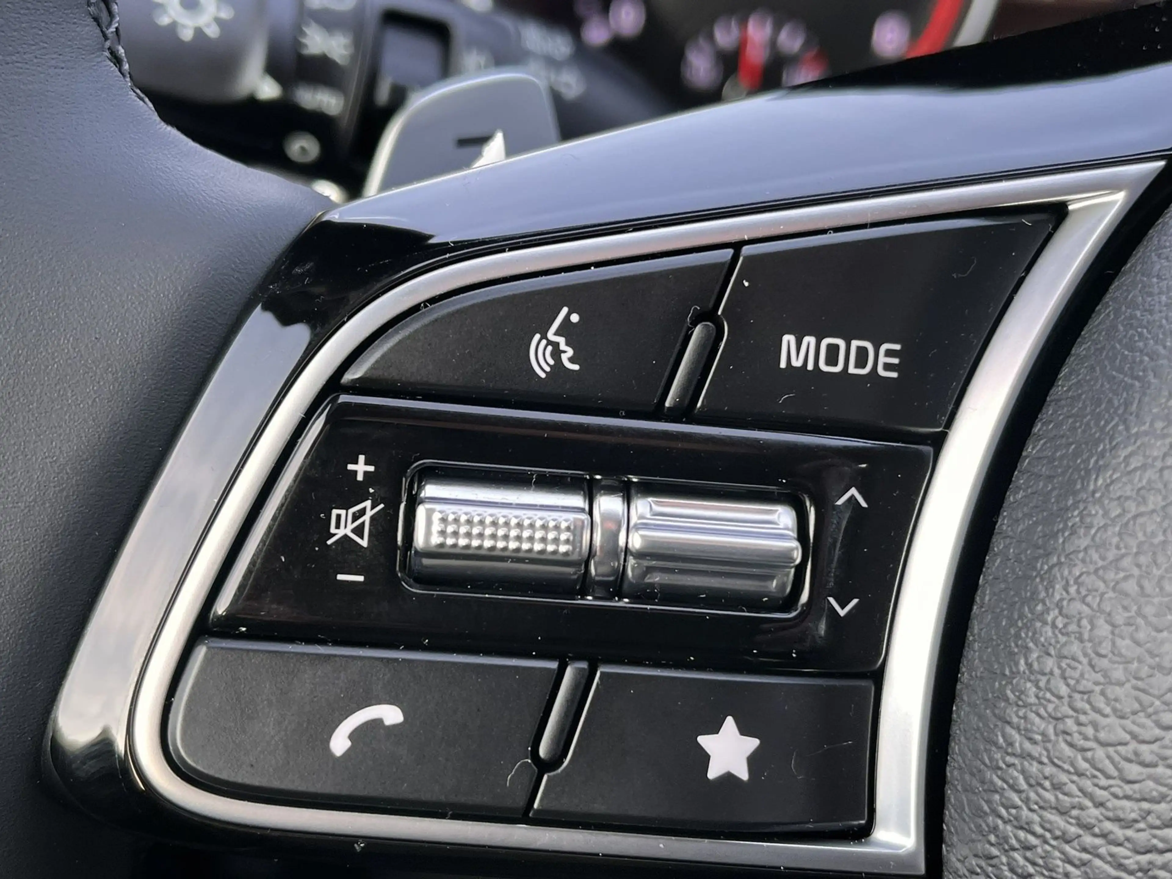 Kia XCeed 1.6 T-GDI Exclusive Alu 16" Automatik Navi — photo 13