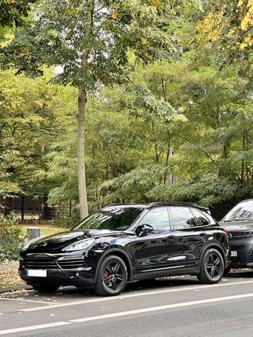Imagine Porsche Cayenne Diesel Platinum Edition