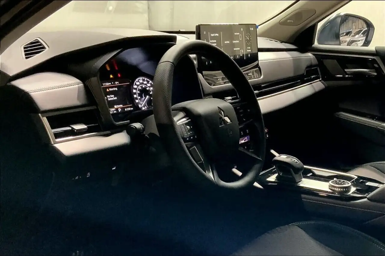 Mitsubishi Outlander снимка Mitsubishi Outlander