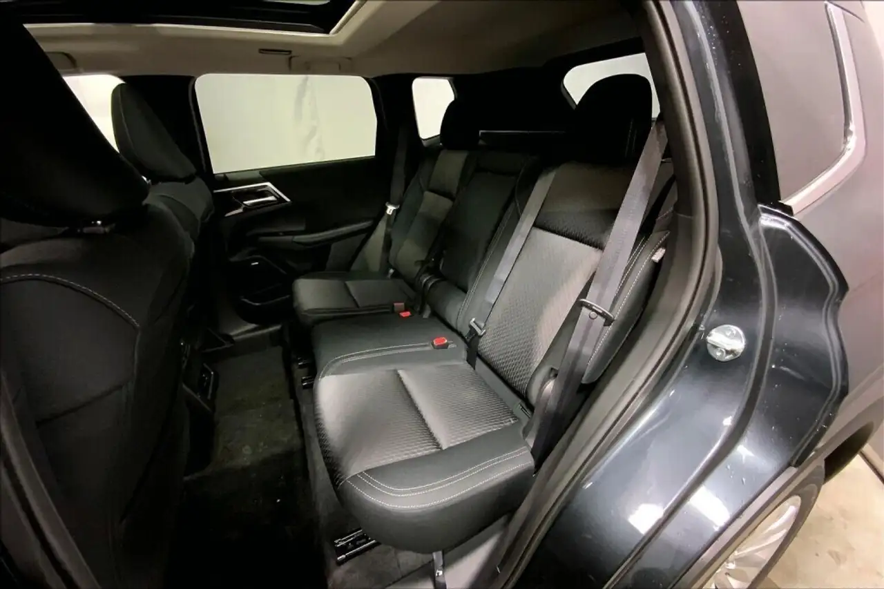 Mitsubishi Outlander снимка Mitsubishi Outlander