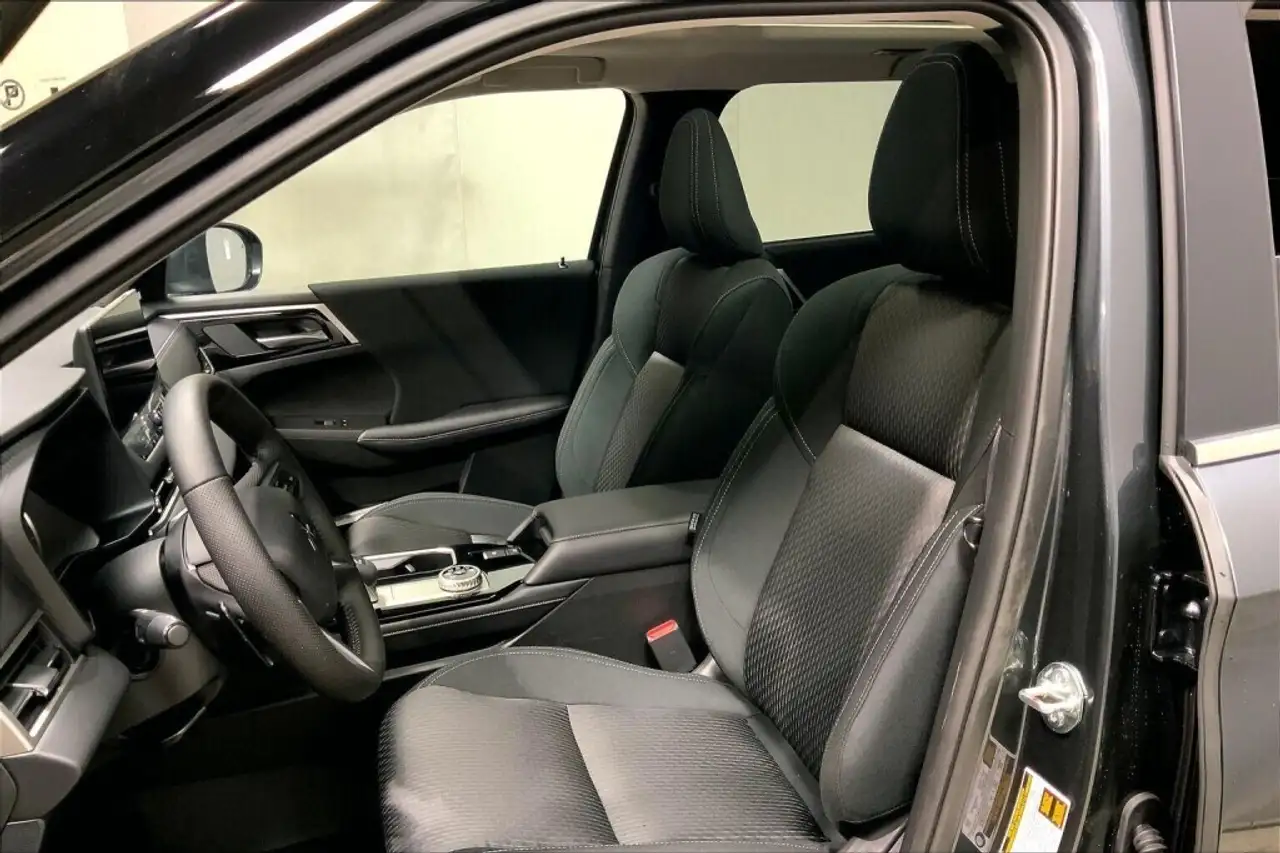 Mitsubishi Outlander снимка Mitsubishi Outlander