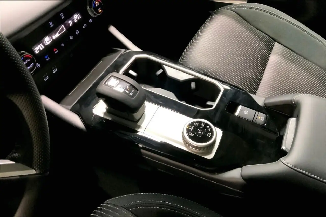 Mitsubishi Outlander снимка Mitsubishi Outlander