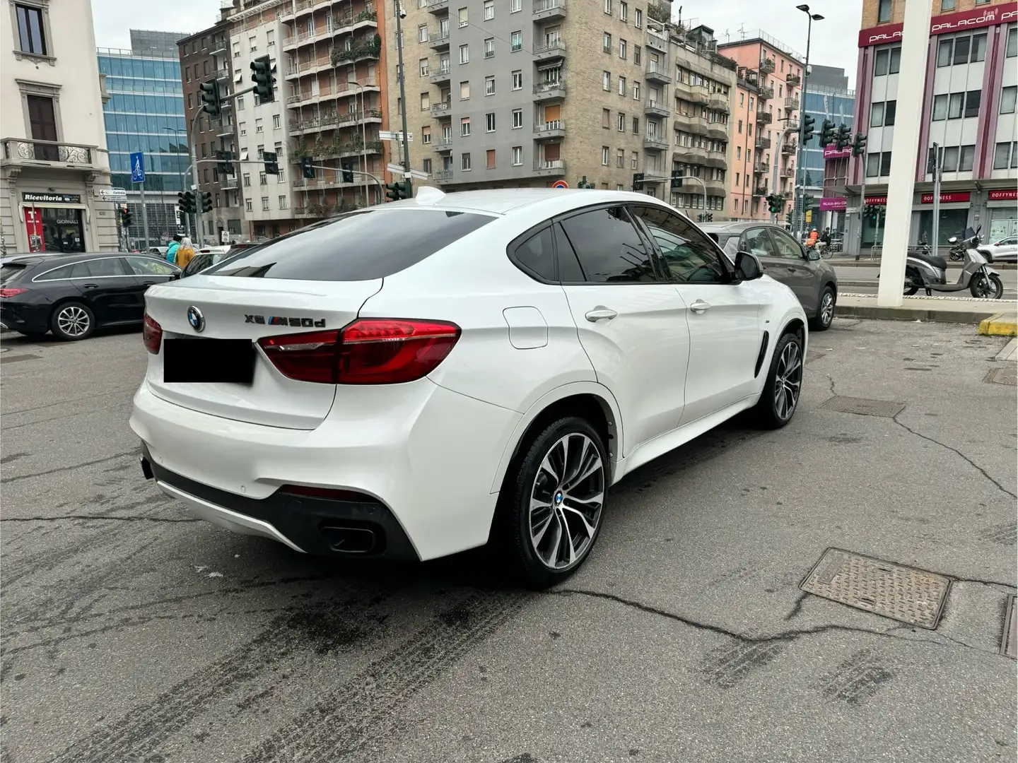 BMW X6 M M50d auto Bianco - 2