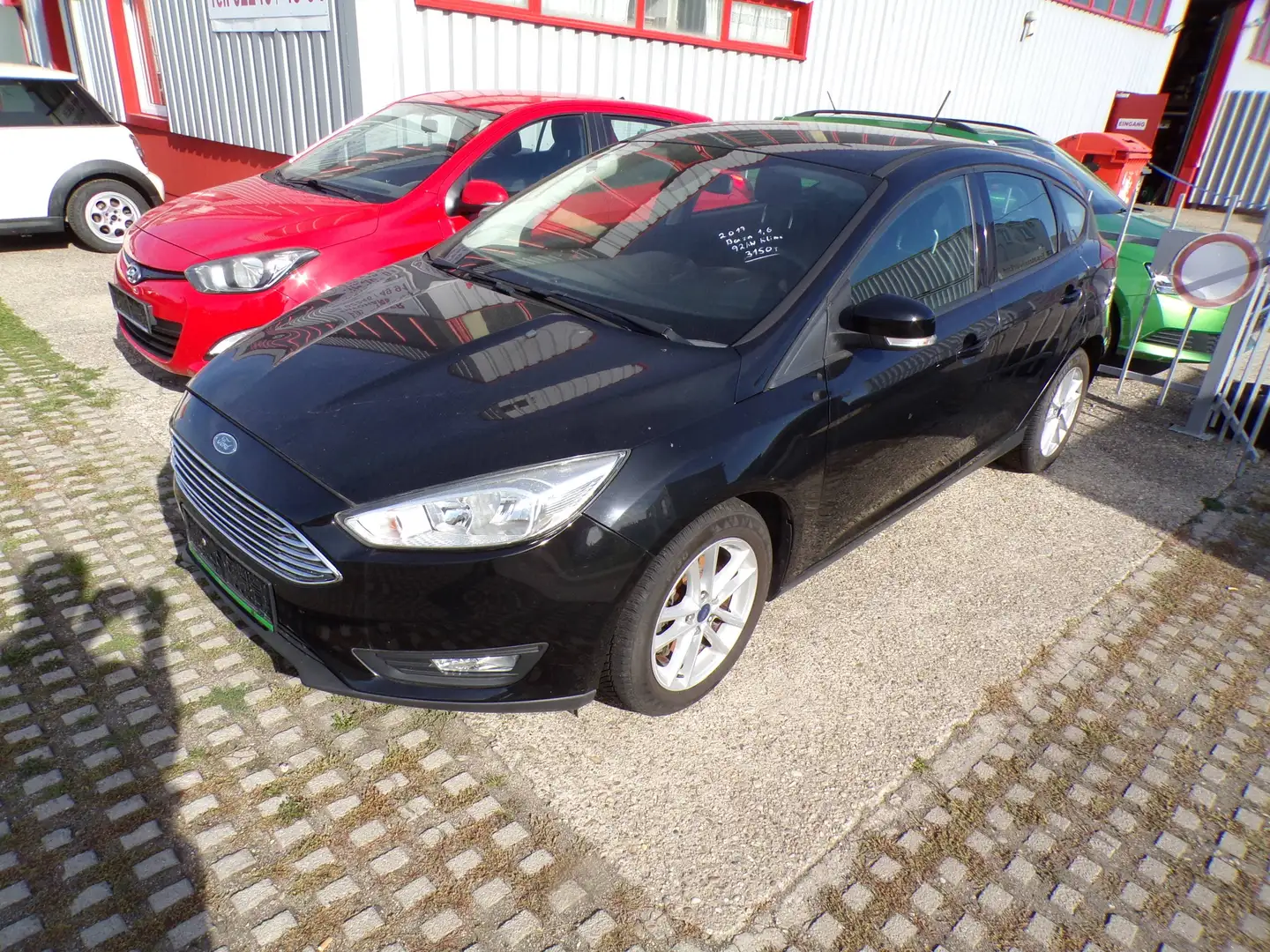 Ford Focus Focus  Trend 1,6 Ti-VCT Trend Schwarz - 1