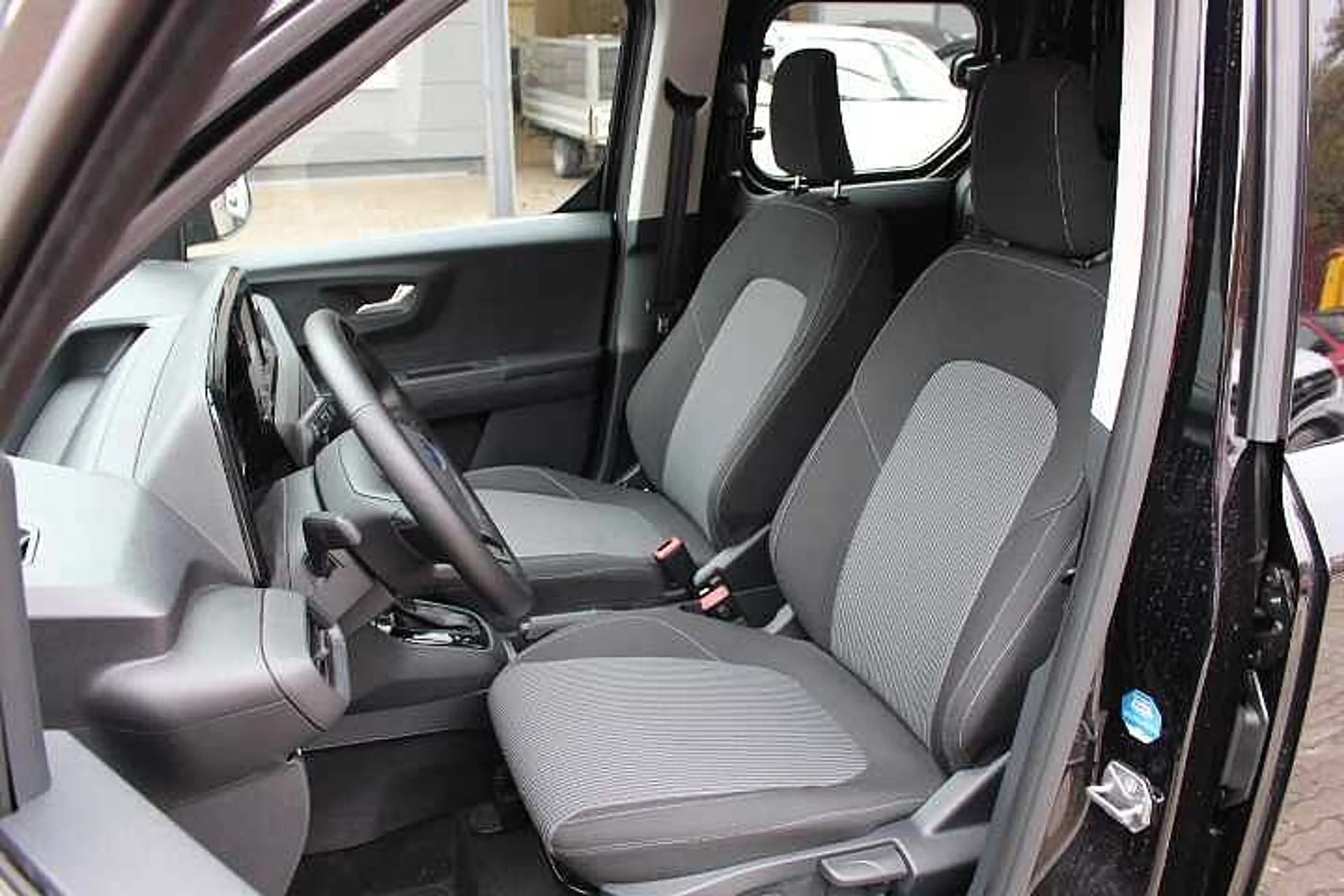 Ford Transit Courier Transit Courier DOKA 5-sitzer — photo 9