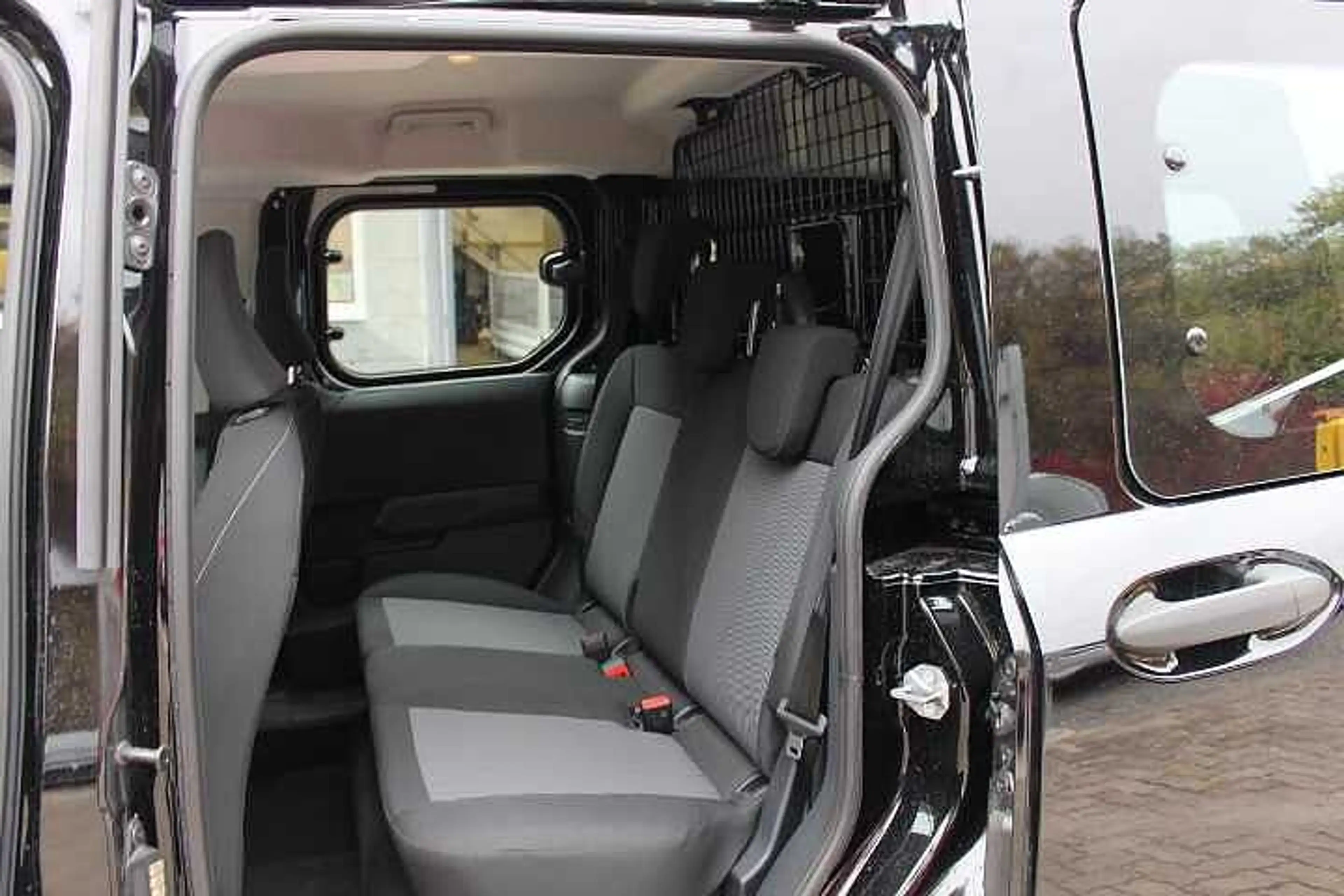 Ford Transit Courier Transit Courier DOKA 5-sitzer — photo 11