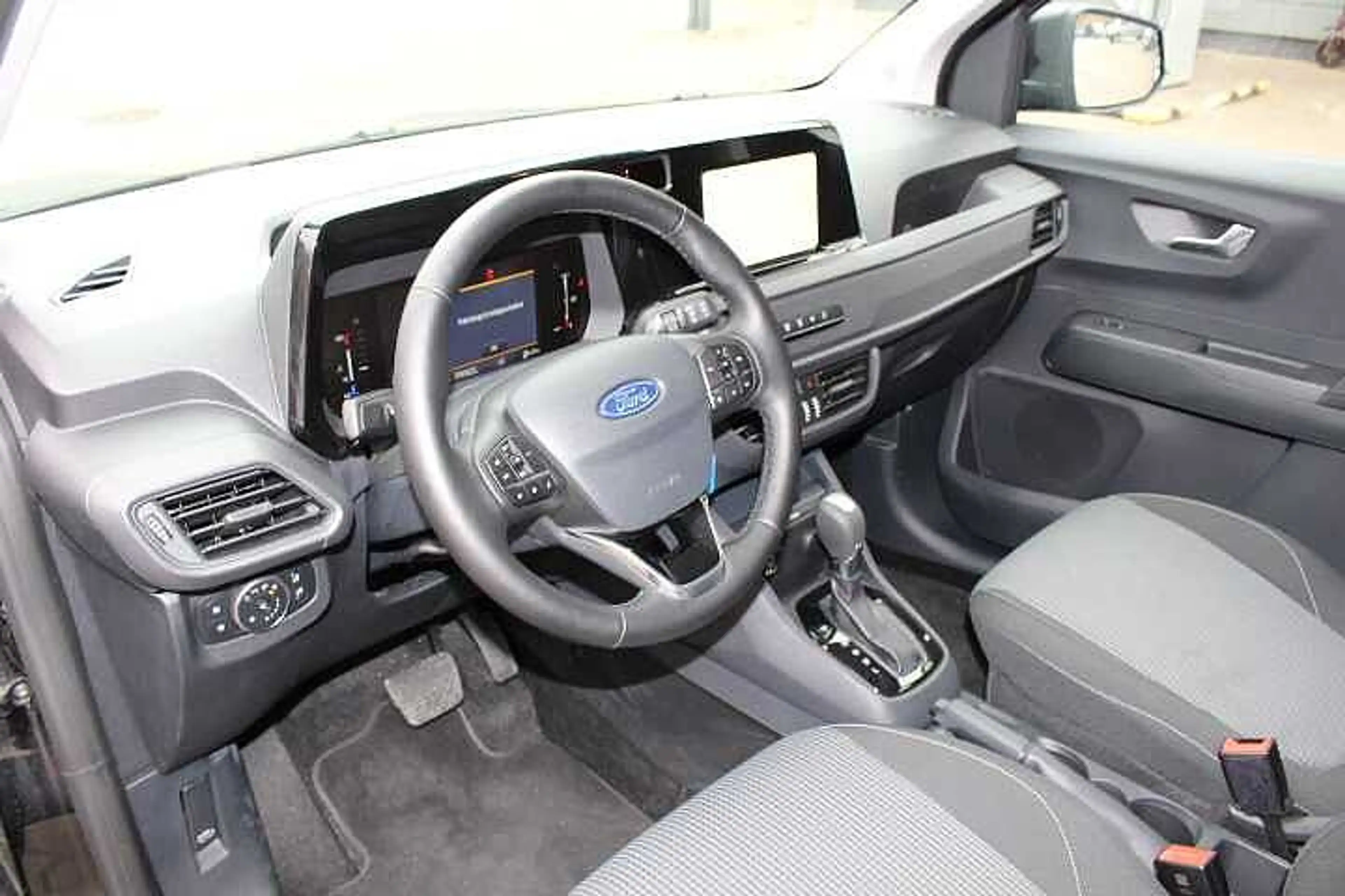 Ford Transit Courier Transit Courier DOKA 5-sitzer — photo 4