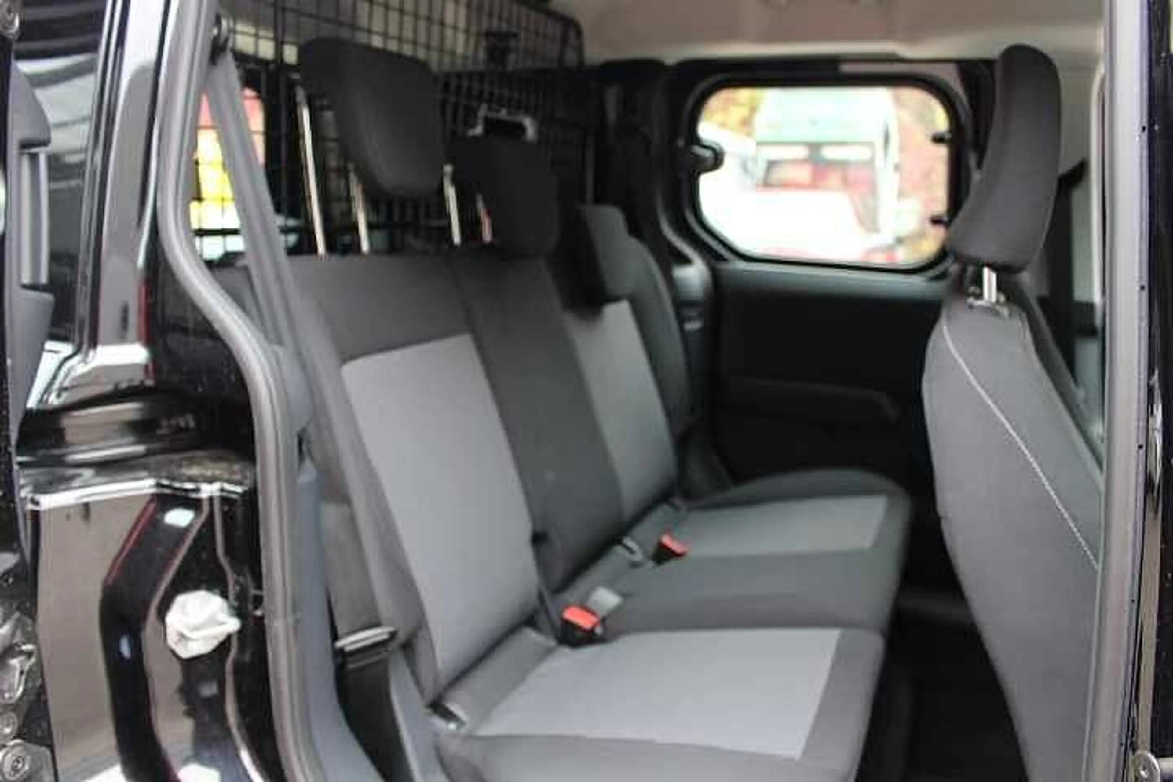 Ford Transit Courier Transit Courier DOKA 5-sitzer — photo 12