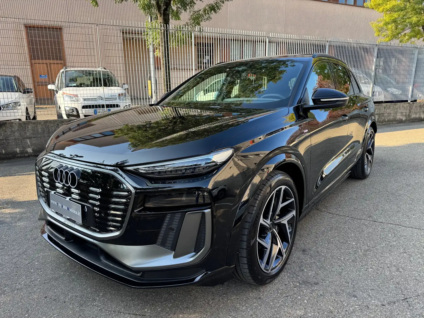 Audi Q6 e-tron Q6 e-tron S line edition quattro 387cv - 1