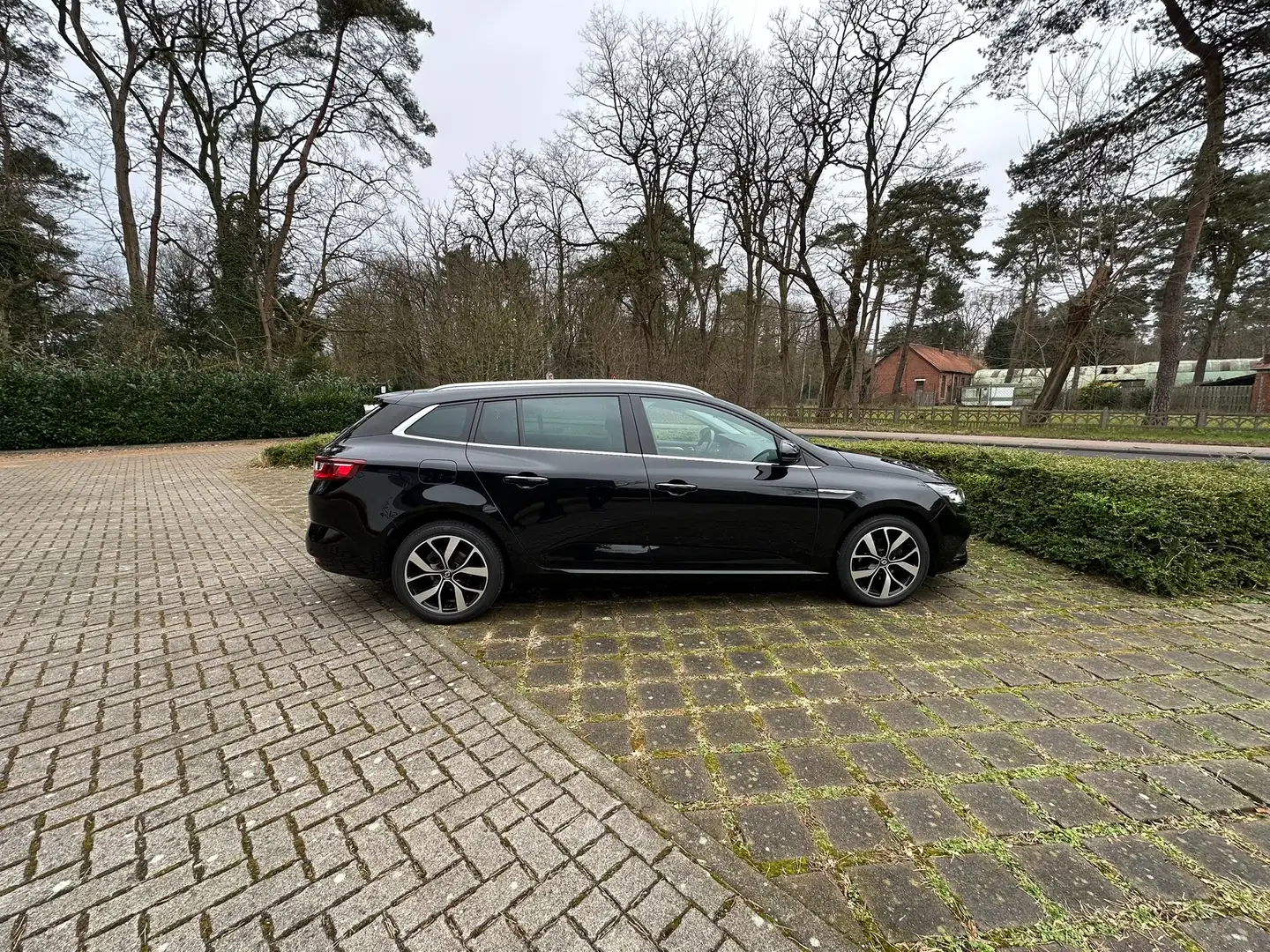 Renault Megane Megane Grandtour ENERGY TCe 130 EDC BOSE EDITION Zwart - 1