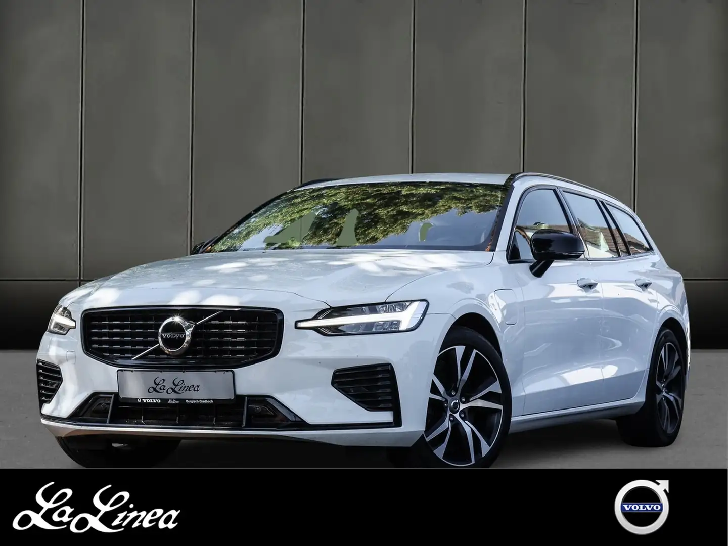 Volvo V60 T6 Kombi R Design Expression Recharge Plug-In H... Blanc - 1