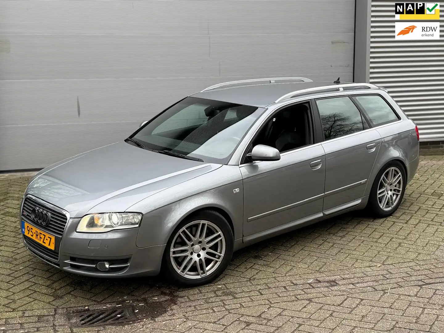 Audi A4 Avant 3.0 TDI quattro / AUTOMAAT / S-LINE / RIJDT Grau - 1
